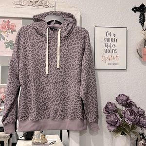 ✨S O L D✨ Lavender cheetah print hoodie pullover